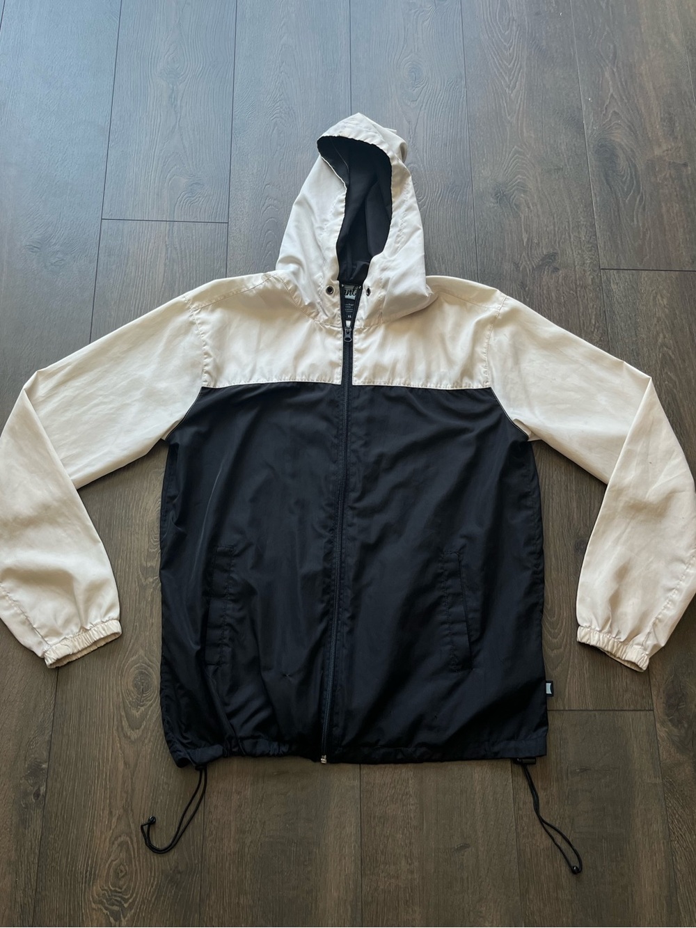 Beautiful Giant Two-Tone Hooded Windbreaker Jacket